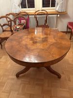 Wunderschöner antiker Holztisch