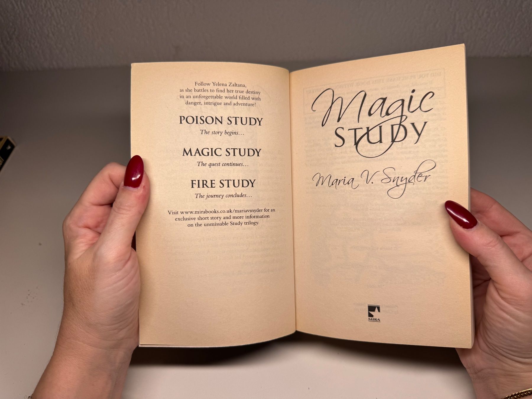 Libri: NOVEL: Maria V. Snyder, Magic Study – Usato da Grosswangen venduto da English_books 3
