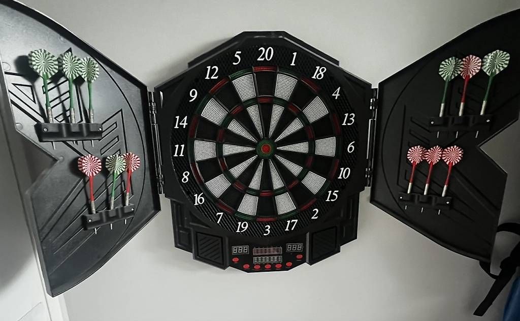 Spiele: Kindersichere Dart Scheibe – Gebraucht aus Kilchberg ZH von SyFo286