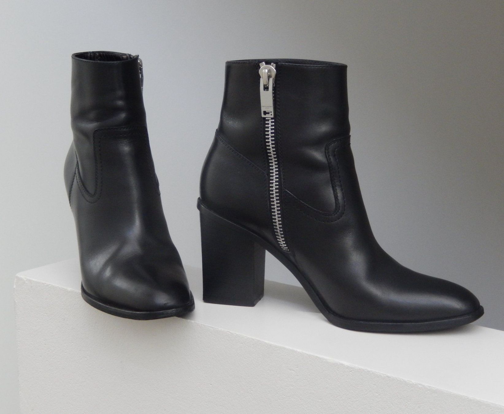 Saint Laurent Damenschuhe: Orig. SAINT LAURENT Ankleboots Gr. 38 – Gebraucht aus Tuggen von vivira 2
