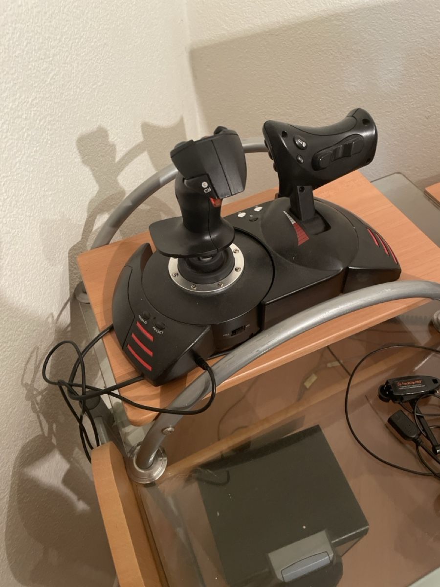 Controller: Flugsimulator Joystick HOTAS mit Schubregler gebraucht – Usato da Hochfelden venduto da Kinga69