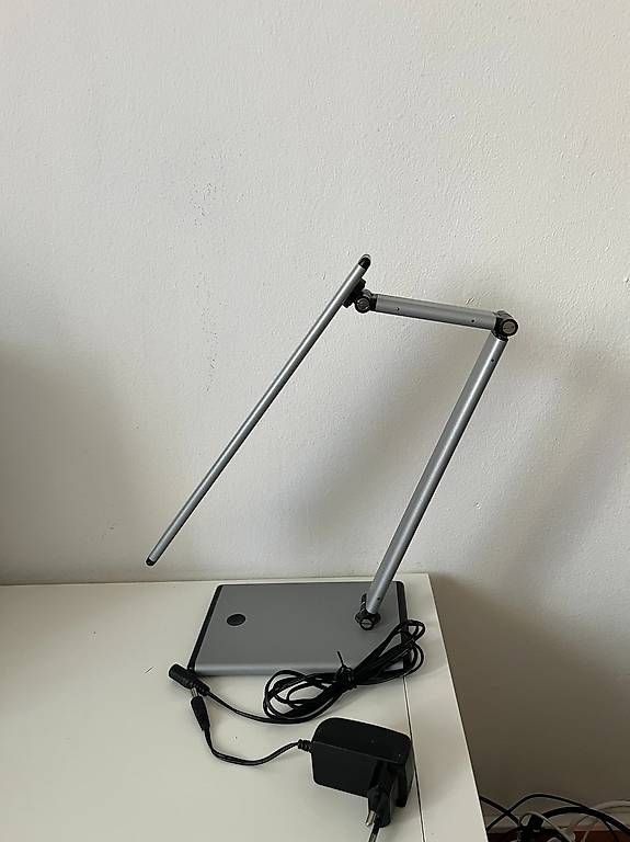 Lampade: Lampe de bureau Deasign – Usato da Lausanne venduto da zoubir.admane