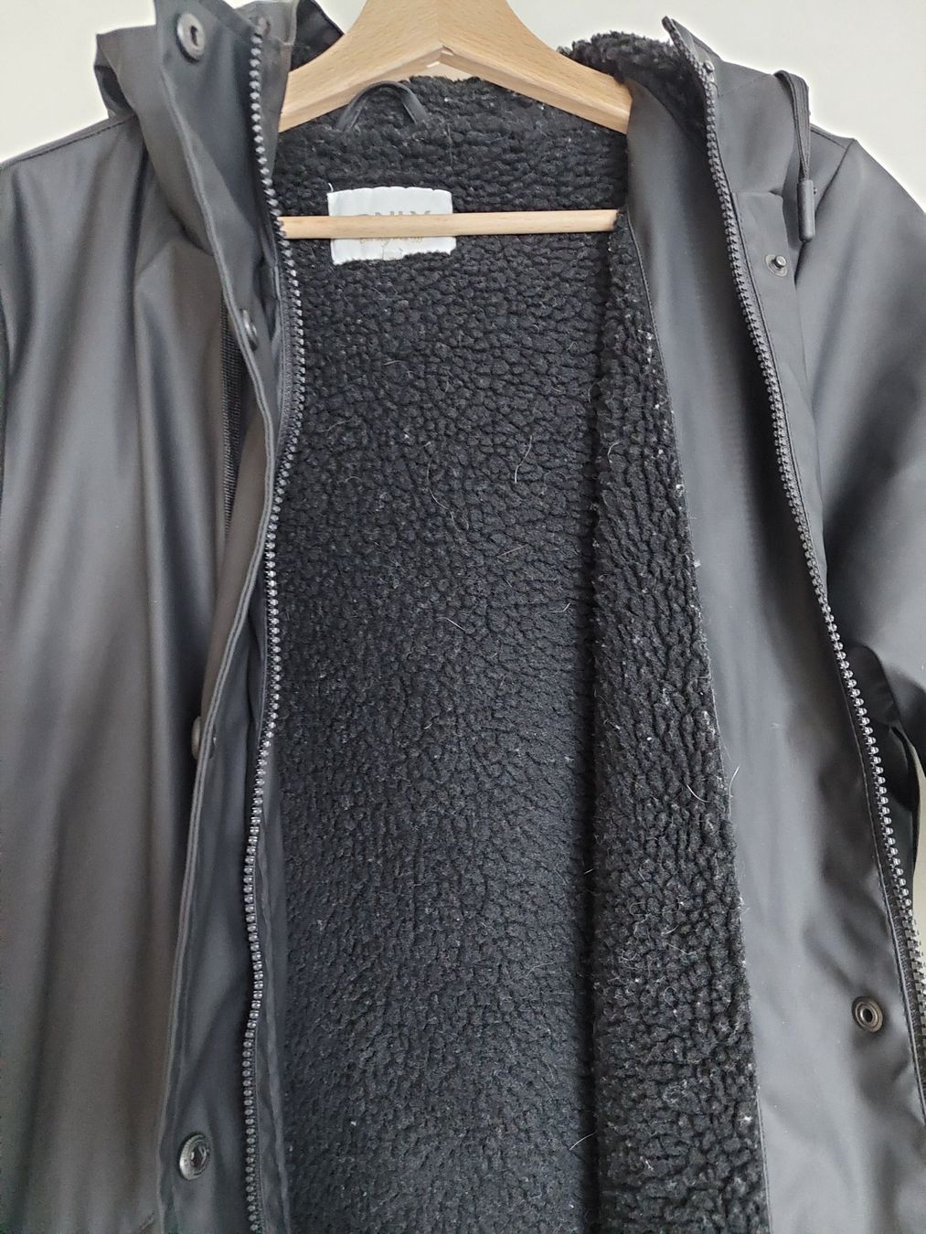 Only Giacche: SCHWARZE WARME REGENJACKE GR. S VON ONLY – Usato da Münchenstein venduto da Strupfi 2