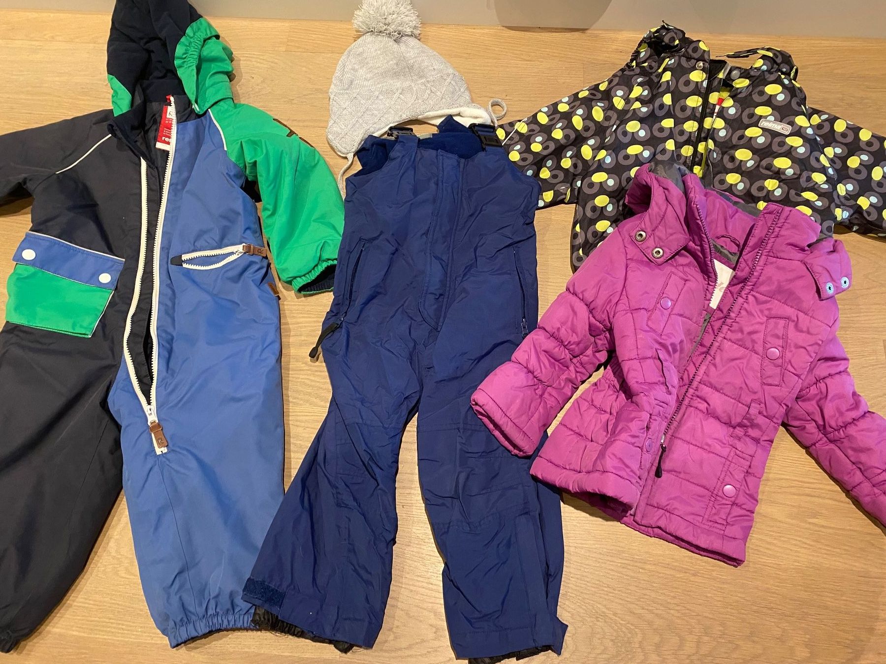 Kleiderpakete & -sets: Mädchen Kleiderpaket Grösse 92 – Gebraucht aus Alpnach Dorf von Fengeli 1