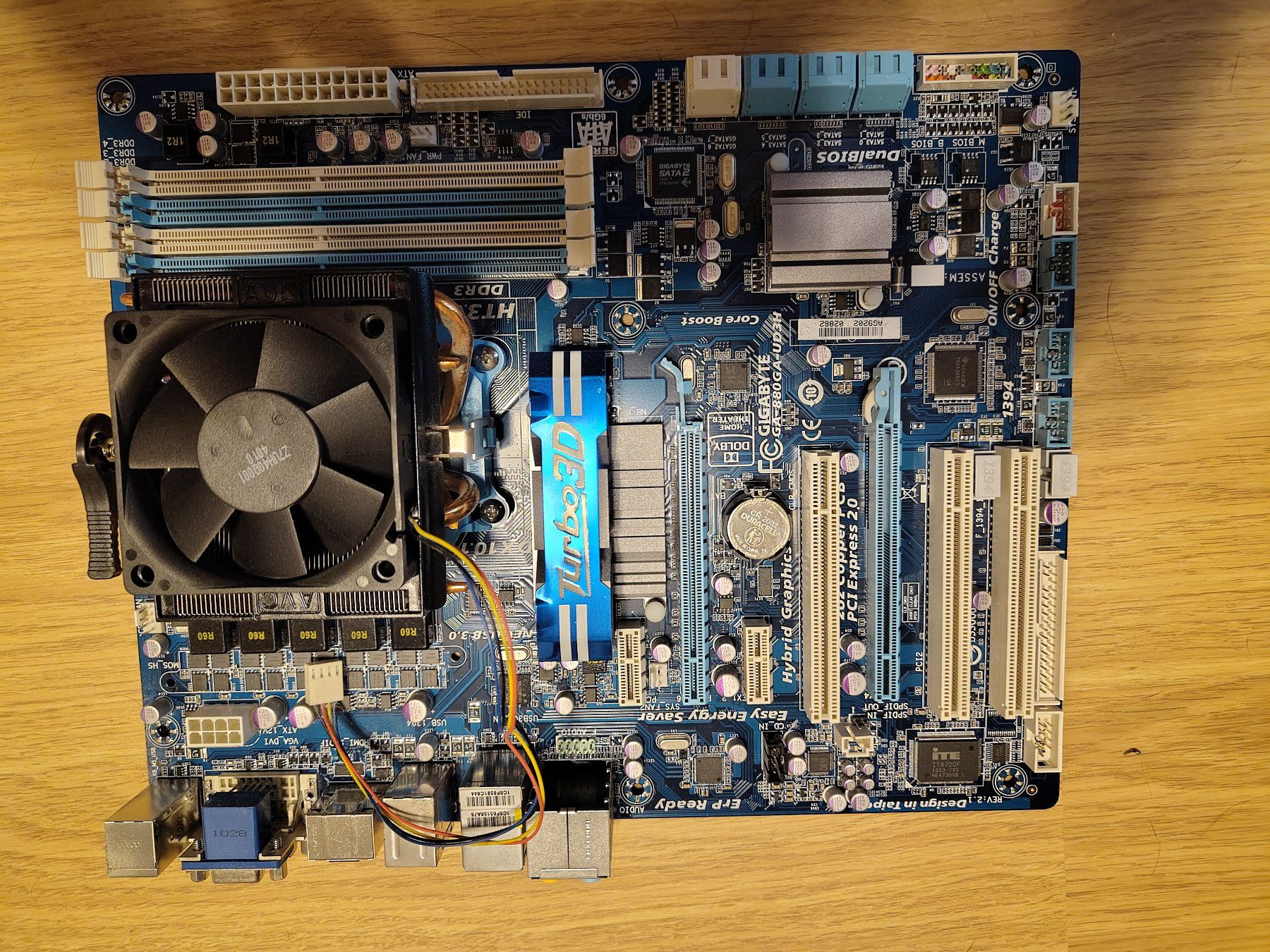 Gigabyte Schede madri: Motherboard und Prozessor – Usato da Bern venduto da 70hemicuda 2