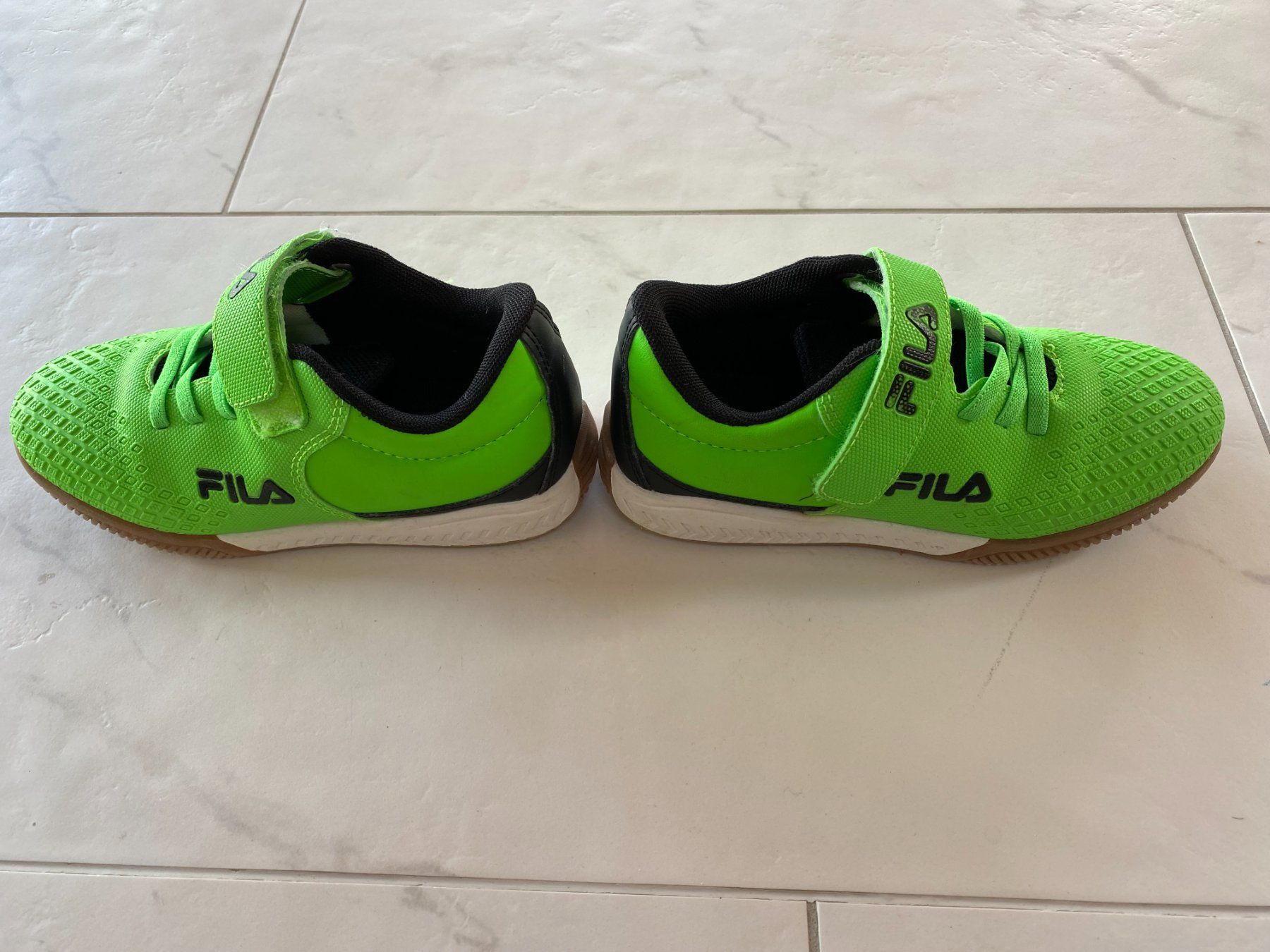 Fila Scarpe per ragazzi: FILA Hallenschuhe in Grösse 32 – Usato da Wagen venduto da 20Ricola18 2