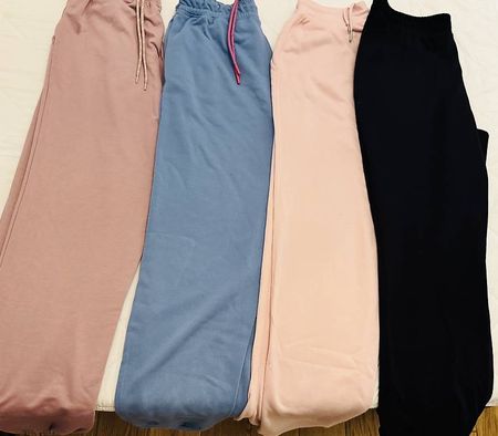 4 Damen Jogginghosen Gr. S/M