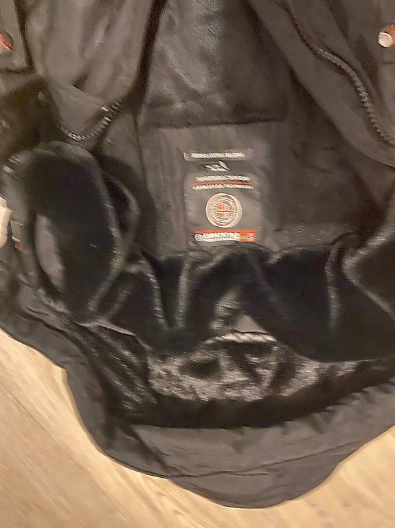 Giacche: Herren - Parka – Usato da Frenkendorf venduto da Maetti 2
