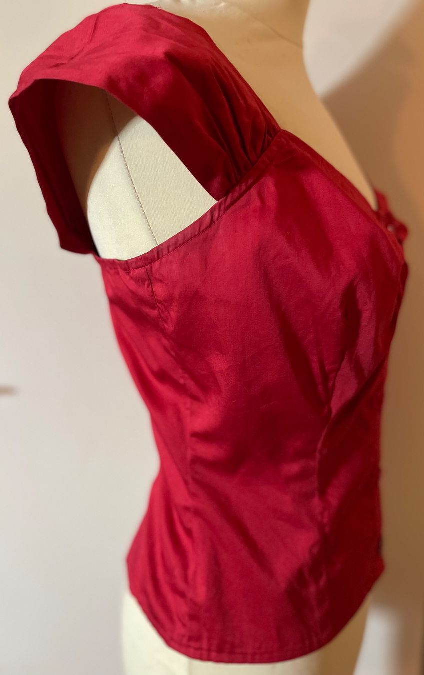 Top: 1950s Vintage top in red size 38 – Usato da Zürich venduto da MISSYS-WONDERBAG 3