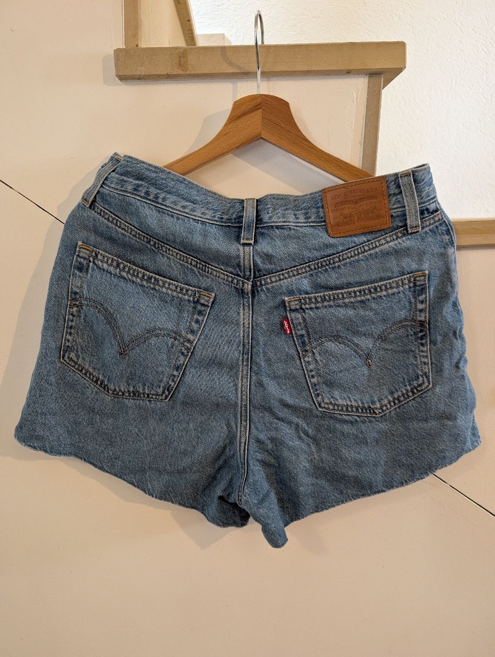 Levi's Jeans: Levi's High Loose Shorts Grösse 28  – Gebraucht aus Unterengstringen von Freeskier02 3