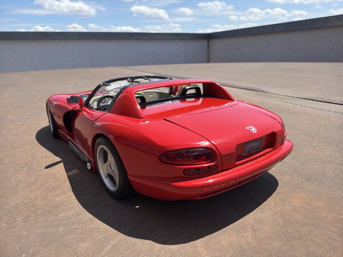 Bburago Modellini d'auto: Dodge Viper RT/10 - 1/18 - Bburago – Usato da Wolfwil venduto da Rolex1 2