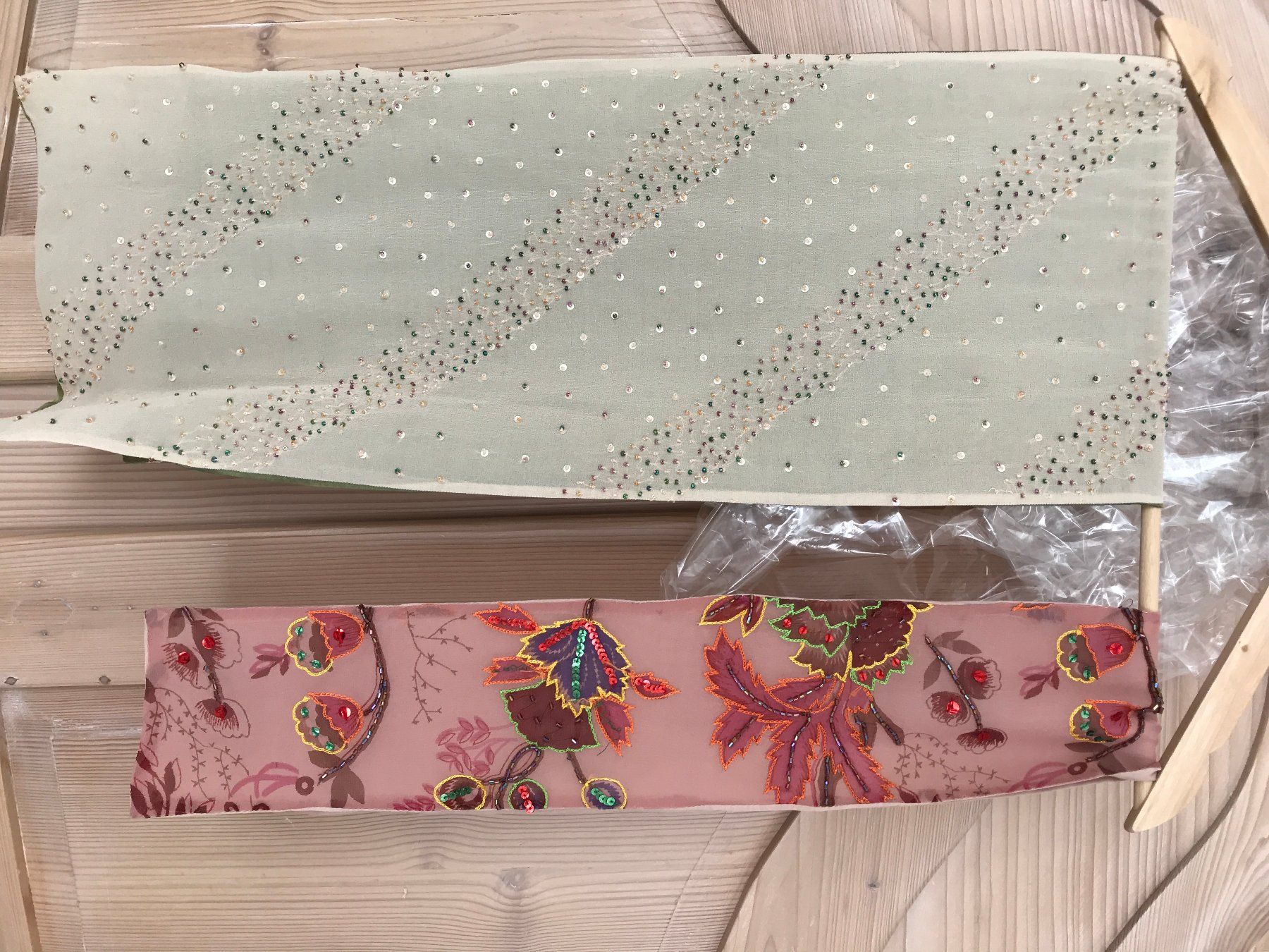 Foulards, Tücher & Schals: 2 handgemachte Foulards, Seide bestickt – Gebraucht aus Dübendorf von nerino03 6