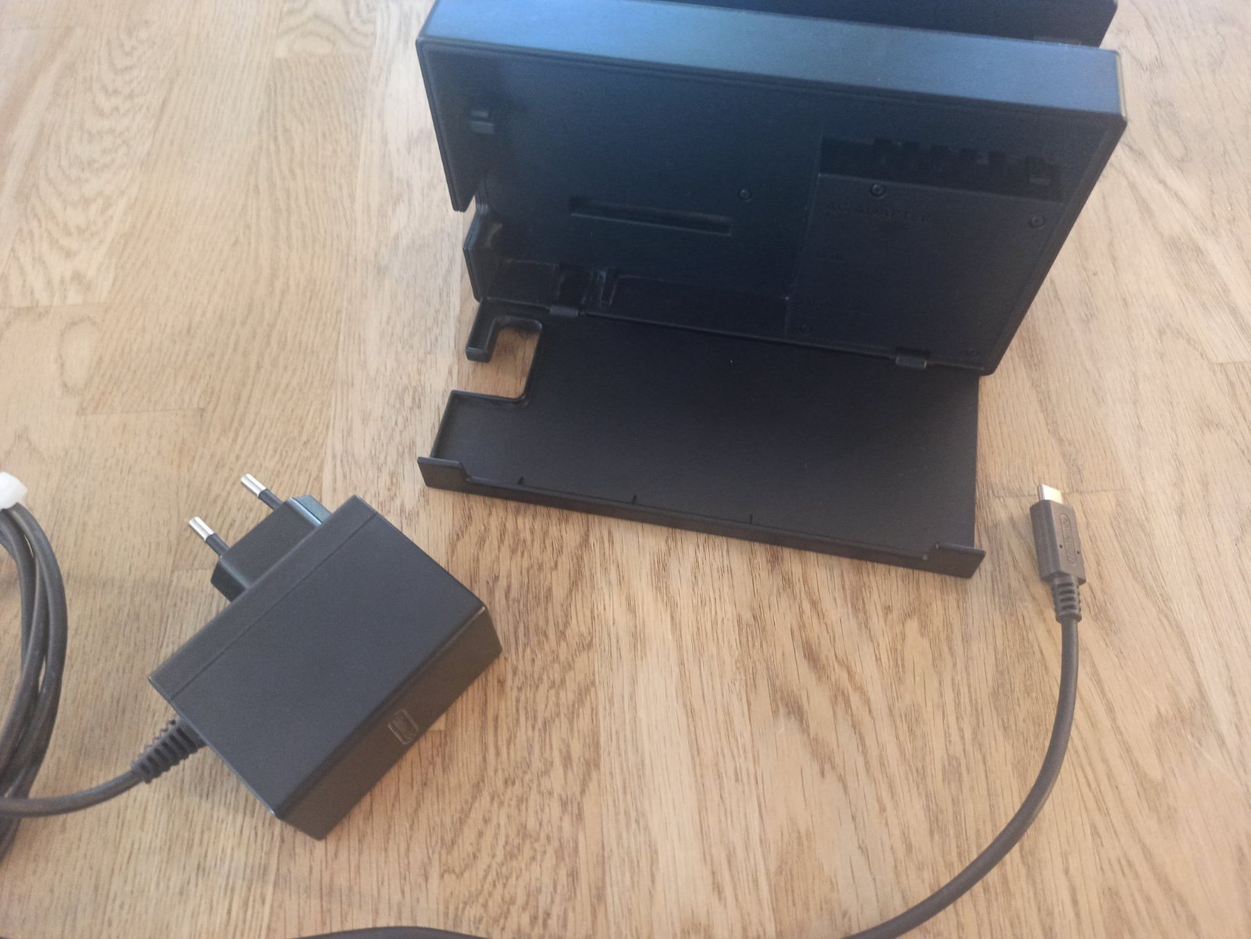 Docking station: Original Nintendo Switch TV-Dockingstation mit Netzteil NSW – Usato da Oberweningen venduto da mar_87mx 6