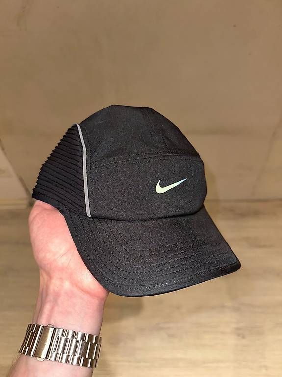 Copricapi, berretti & cappellini: Nike Running Cap od. Hut / GR L – Usato da Wädenswil venduto da user00643436 3