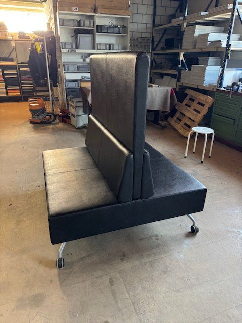 Sofas: Orangebox Objektsofa Leder – Neu (gemäss Beschreibung) aus Zollikofen von OberliAG 1