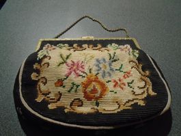 Tasche bestickt, goldfarbig, älter