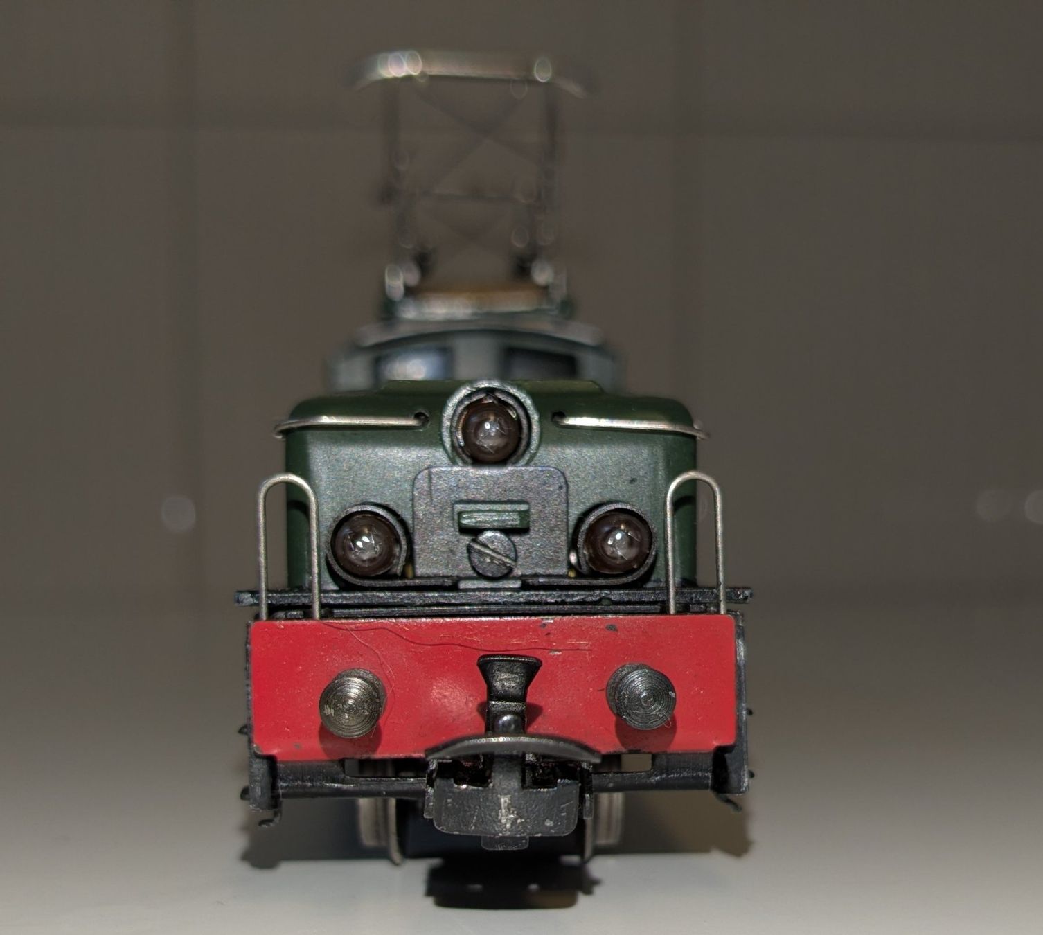 Märklin Modellini di ferrovie: Märklin SBB Krokodil 3015 – Usato da Giffers venduto da agu25 3