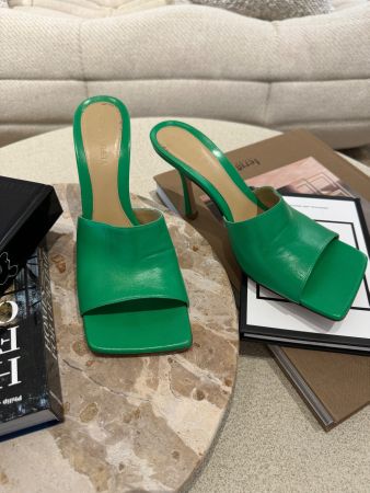 BOTTEGA VENETA SANDALEN
