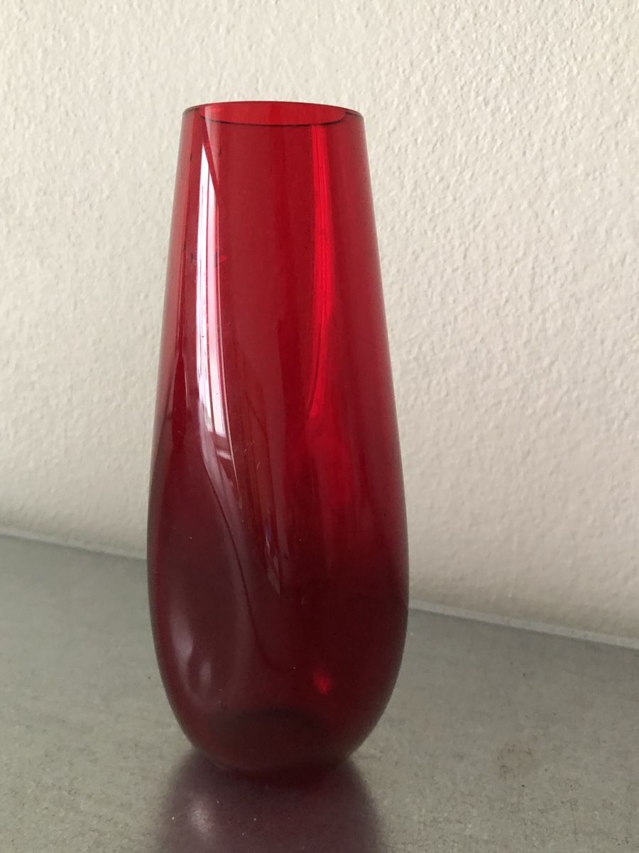 Vasen & Gefässe: Rubin rot glass vase midcentury – Gebraucht aus Basel von Amechan. 8