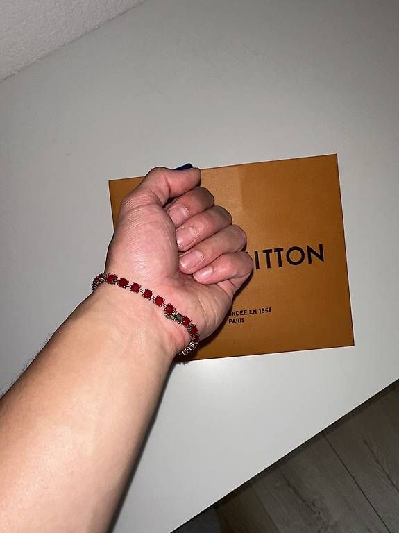 Bracciali & Braccialetti: Armband silber mit rote steine – Usato da Hitzkirch venduto da Oli.Fashion 1