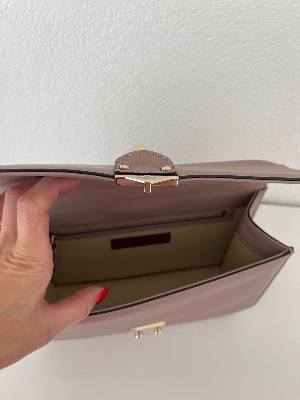 Valentino Borse da donna: Valentino Rockstud Bag – Usato da Schönenwerd venduto da miami_girl91 1