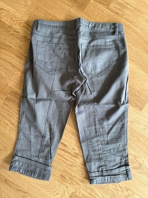 Benetton Pantaloni: Damen Hose 3/4  Benetton Gr.34 – Usato da Wabern venduto da MagdalenaWabern 1