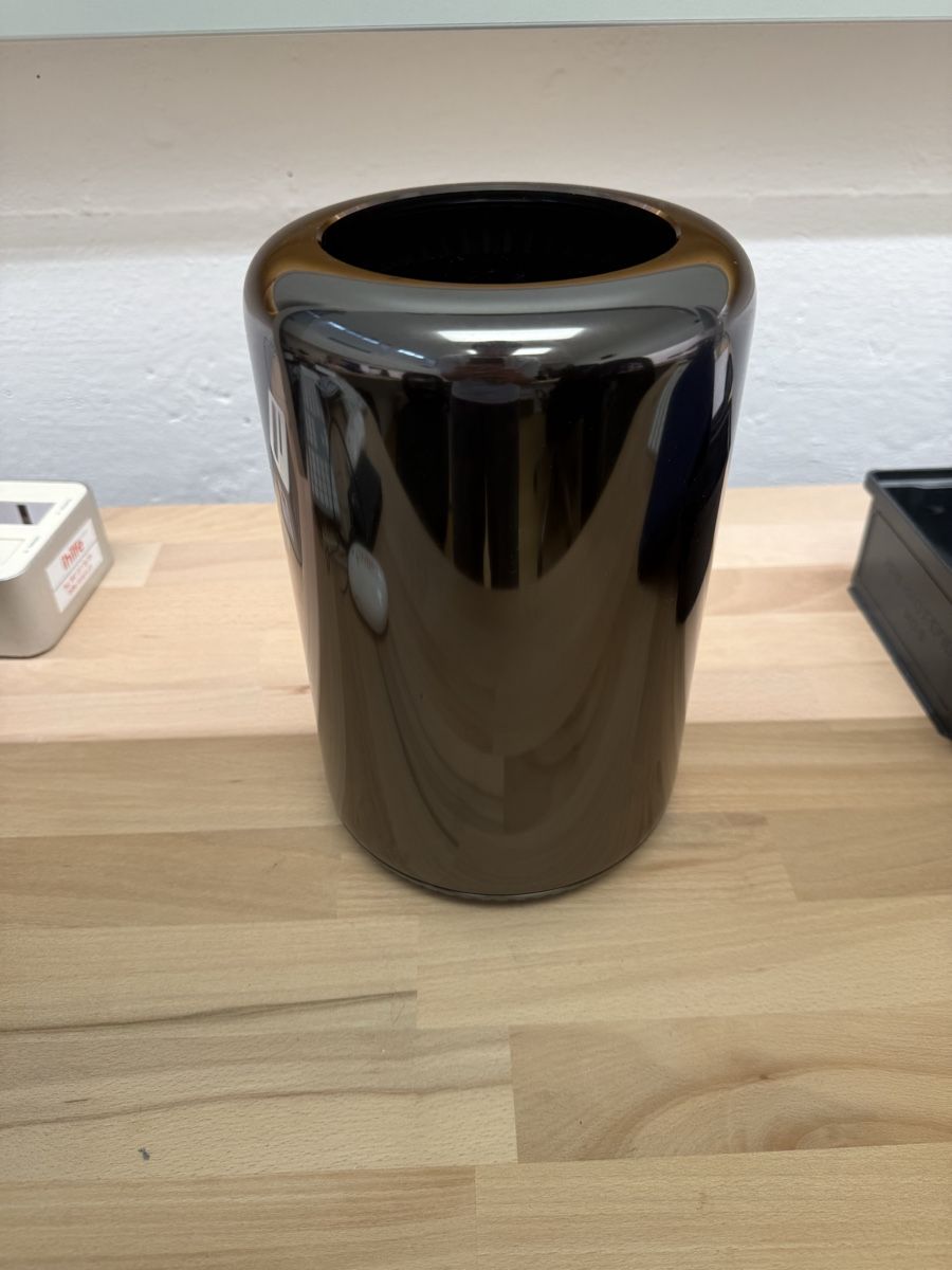 Apple PCs: Apple Mac Pro 2013 – D'occasion à Luzern par FrankGroebel