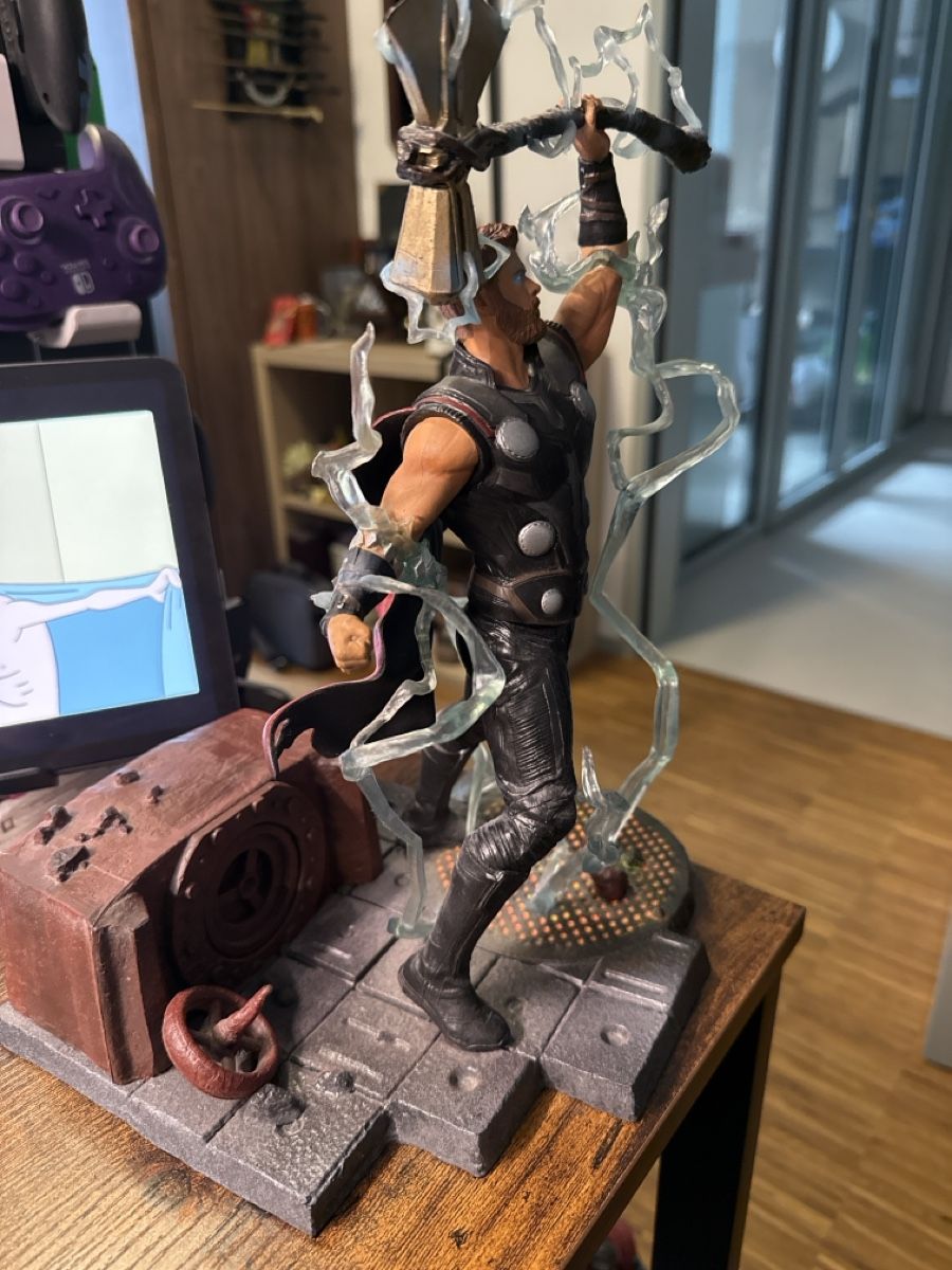 Marvel Statuette: Diamond Select Thor Infinity War Marvel Gallery Statue 32cm – Usato da Glarus venduto da dean94 4
