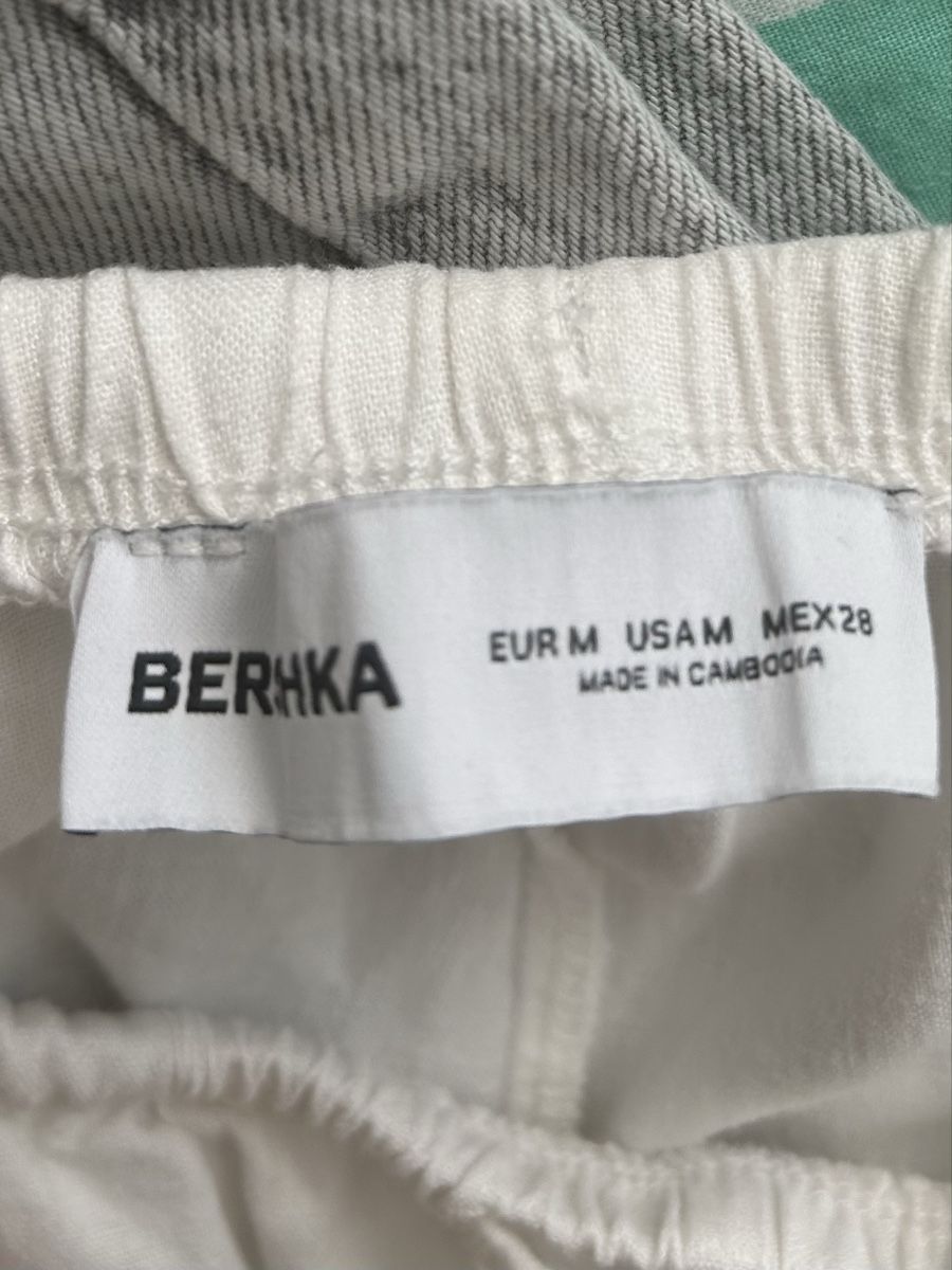 Bershka Pantaloni: Pantaloni leggeri lunghi  – Usato da Massagno venduto da sab_gpx5 2