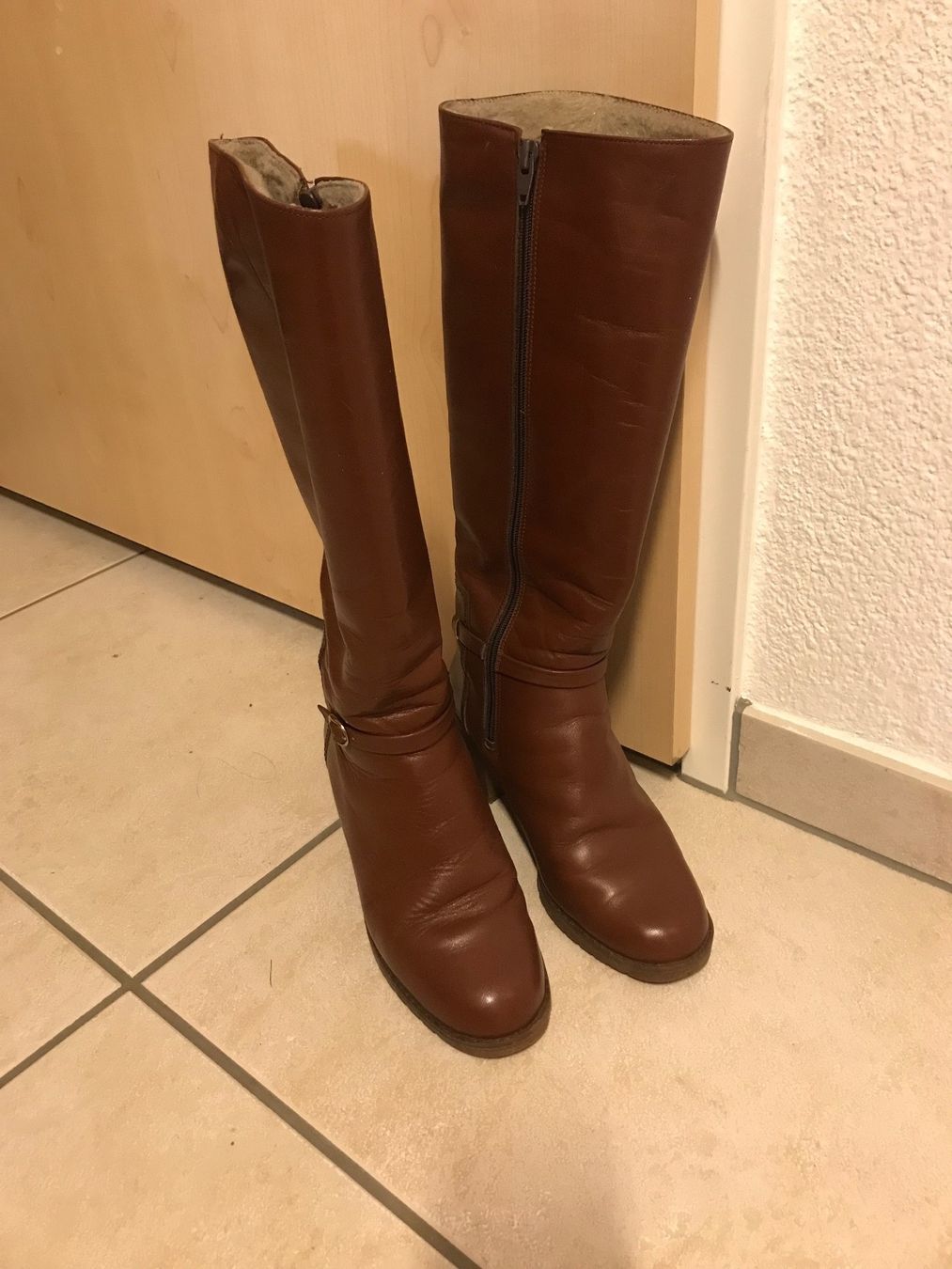 Scarpe da donna: Lederstiefel mit Gummisohle Gr 36 – Usato da Simplon Dorf venduto da fraueulalia 1