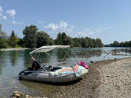 Schlauchboot Honwave mit Sonnendach und Motor