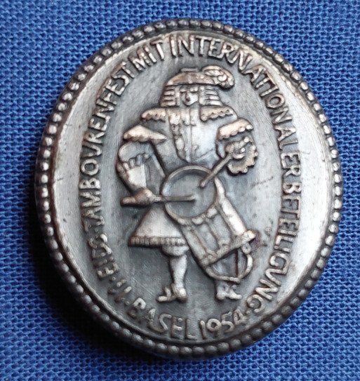 Spille & Fermagli: SELTEN: Anstecker 11. Eidg. Tambourenfest Basel 1954 – Usato da Allmendingen b. BE venduto da MMC-MuMeCo
