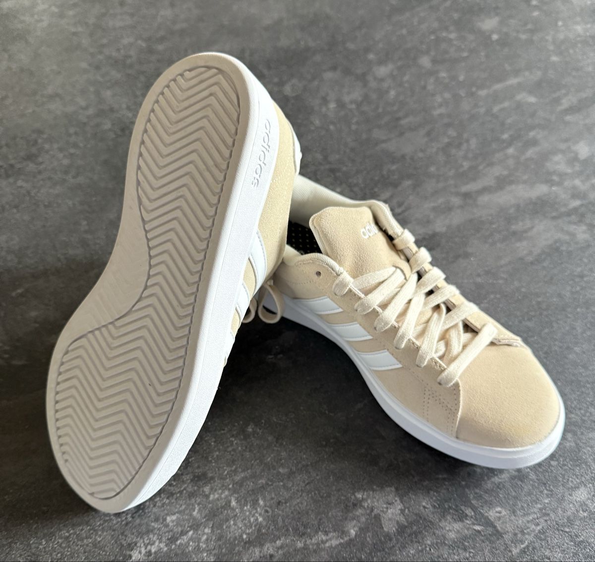 Adidas Chaussures femmes: ADIDAS SNEAKER – Neuf (Voir description) à Pfungen par glittergirl9 1