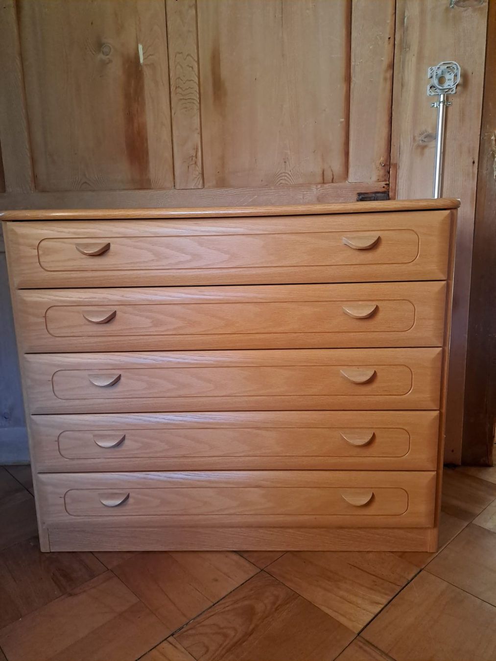 Betten: Zwei Einzelbetten mit Kommode Holz hell gebraucht – Gebraucht aus Giswil von speedy215 2