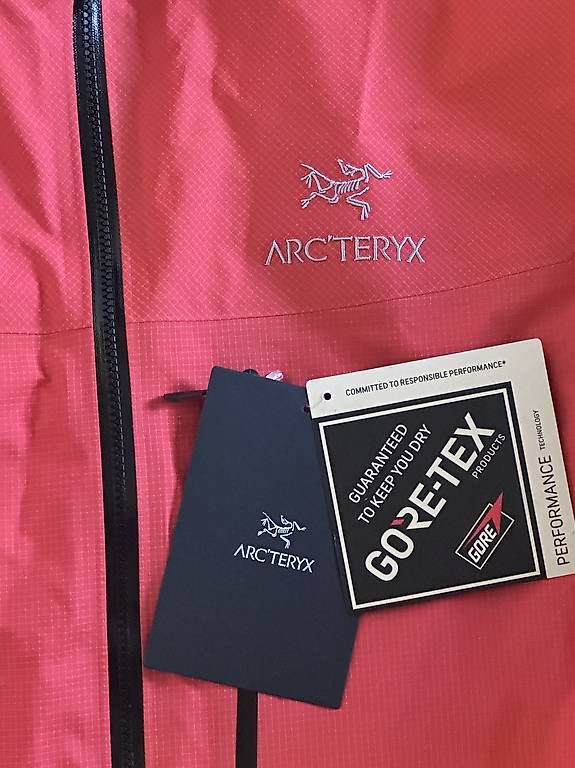 Giacche: Arcteryx Alpha lightweight Jacke Herren Neu  – Usato da Zermatt venduto da ber_sdz7 1