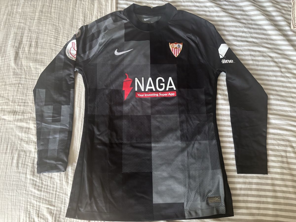 Nike Canottiere & Pantaloni: Sevilla n41 maillot – Usato da Le Grand-Saconnex venduto da focamix