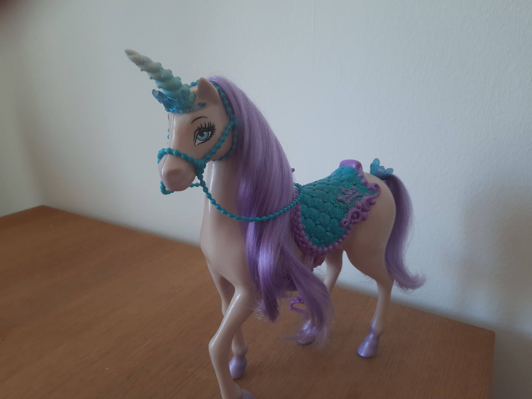 Spielzeuge: Einhorn Barbie – Gebraucht aus Neuenhof von  1