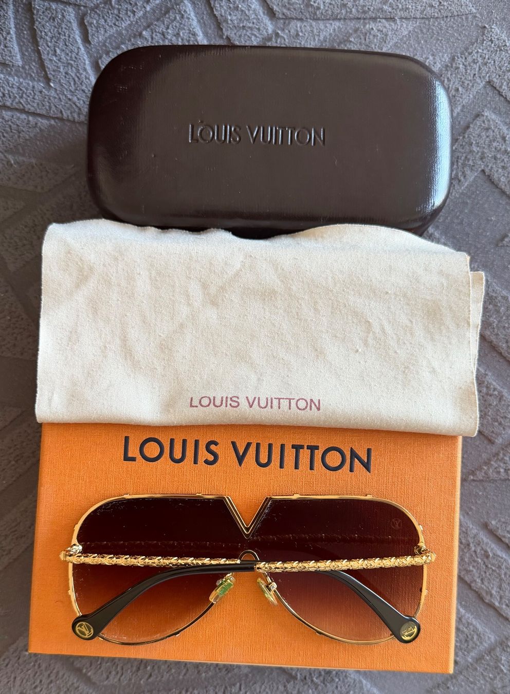 Louis Vuitton Occhiali & Lenti: Lunette Louis Vuitton homme – Usato da Villeneuve VD venduto da pri_7xyx 3