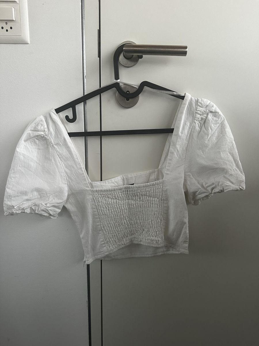 Bershka Camicette: Damen Crop Top Bluse mit Puffärmeln – Usato da Romanshorn venduto da laa_279h 1