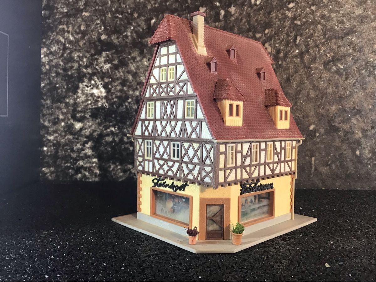 Kit di modellismo & Modellini statici: MODELL GEBÄUDEHAUS  – Usato da Männedorf venduto da Spezial-Modelle 1