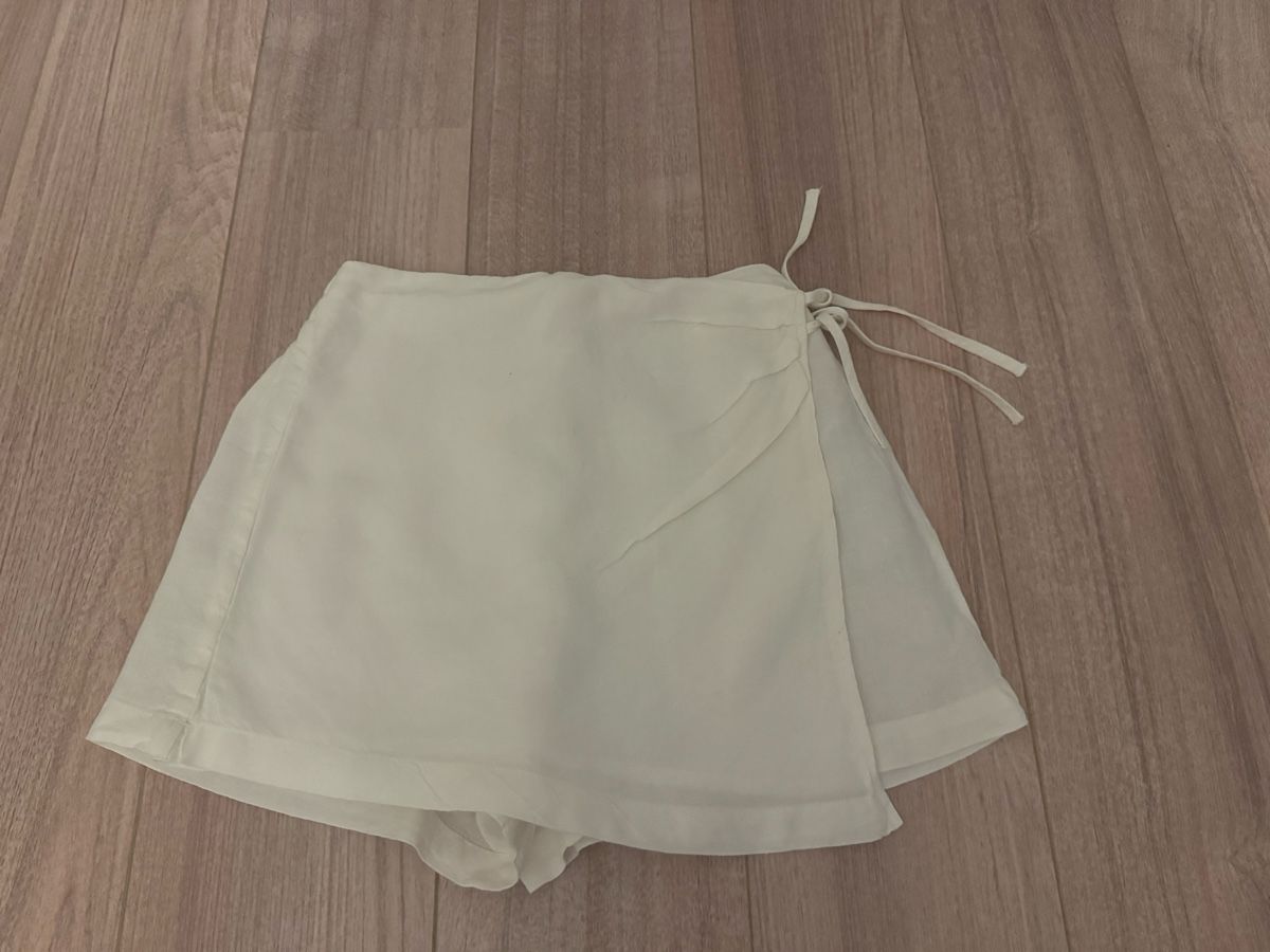Zara Vestiti & Gonne: Mädchen Hosenrock Leinen weiss Gr. 140 – Usato da Bonstetten venduto da VCLS