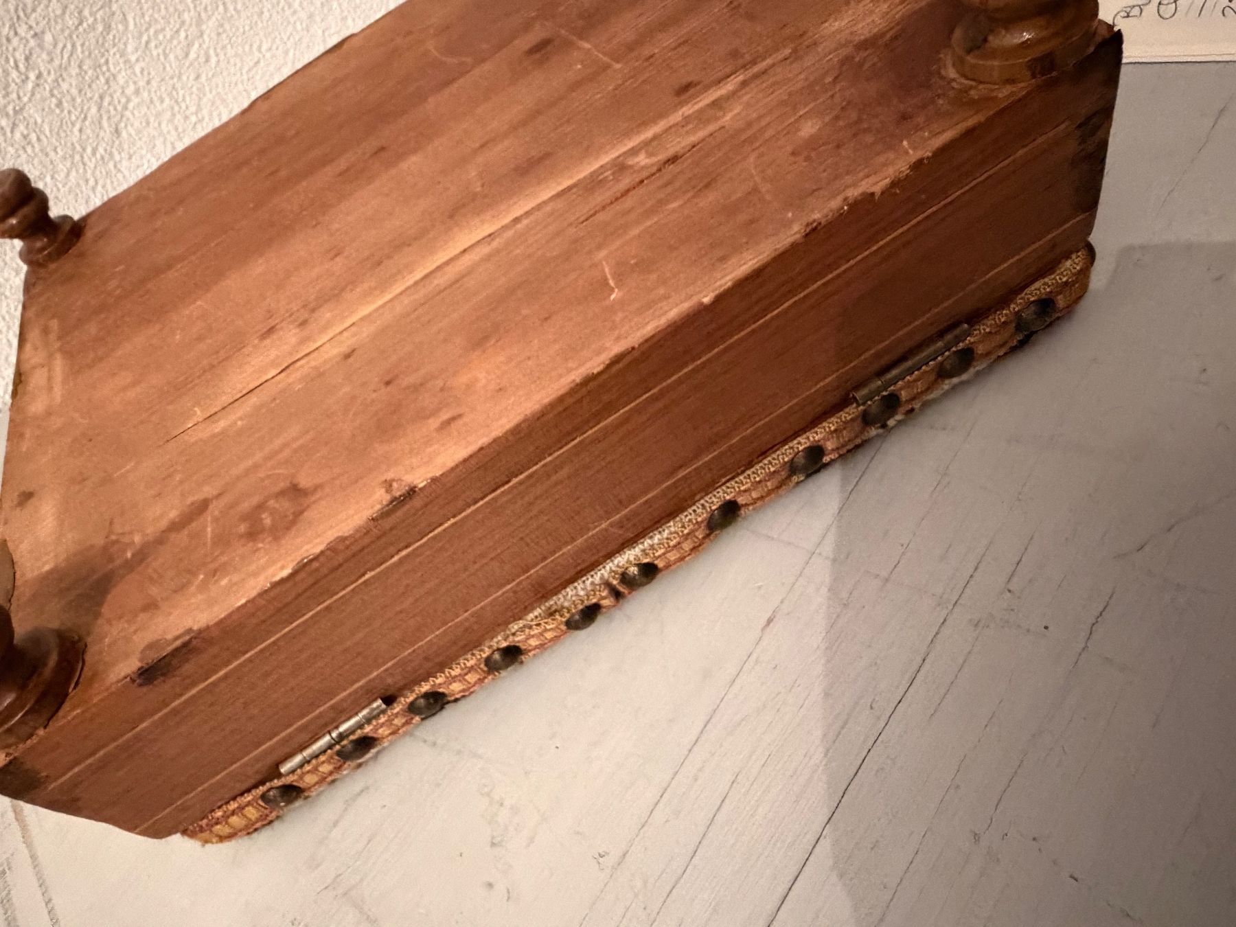 Hocker: Antiker Fussschemel – Gebraucht aus La Cibourg von pantokrator 4