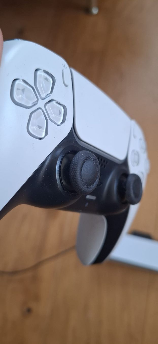 Sony Consoles: Sony PlayStation 5 mit 2 Controllern – D'occasion à Liestal par Mr.Lietsch 3