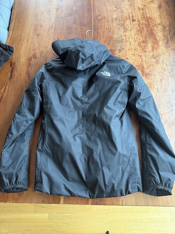 Jacken: The North Face Jacke – Gebraucht aus Münchenstein von Daffr 1