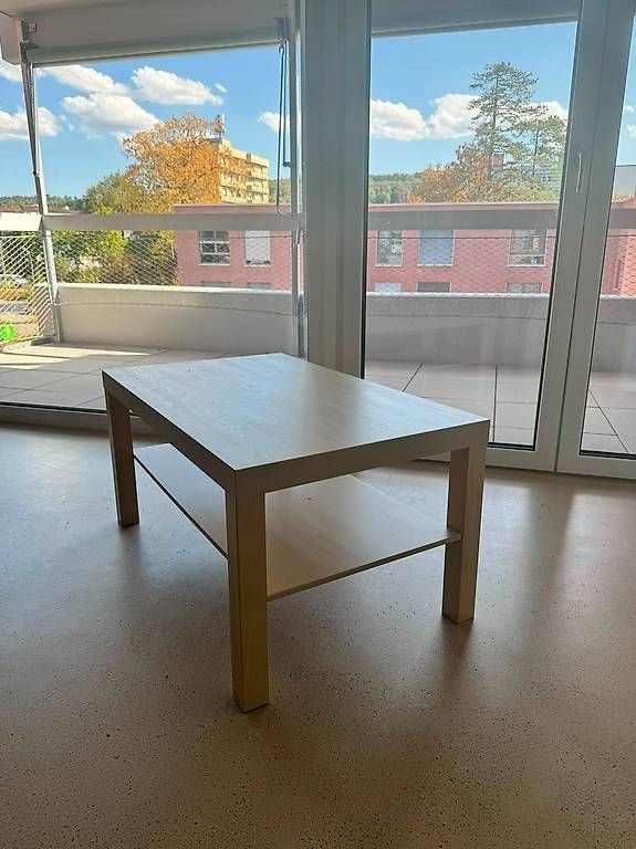 Tavoli: Couchtisch hell mit Ablage  gratis abzugeben – Usato da Möhlin venduto da Jack4313 1