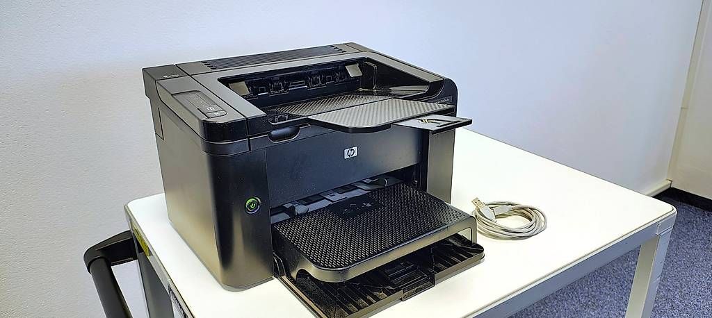 Hewlett Packard Stampanti: HP LaserJet Pro P1606DN Drucker – Usato da Bülach venduto da Surbetone