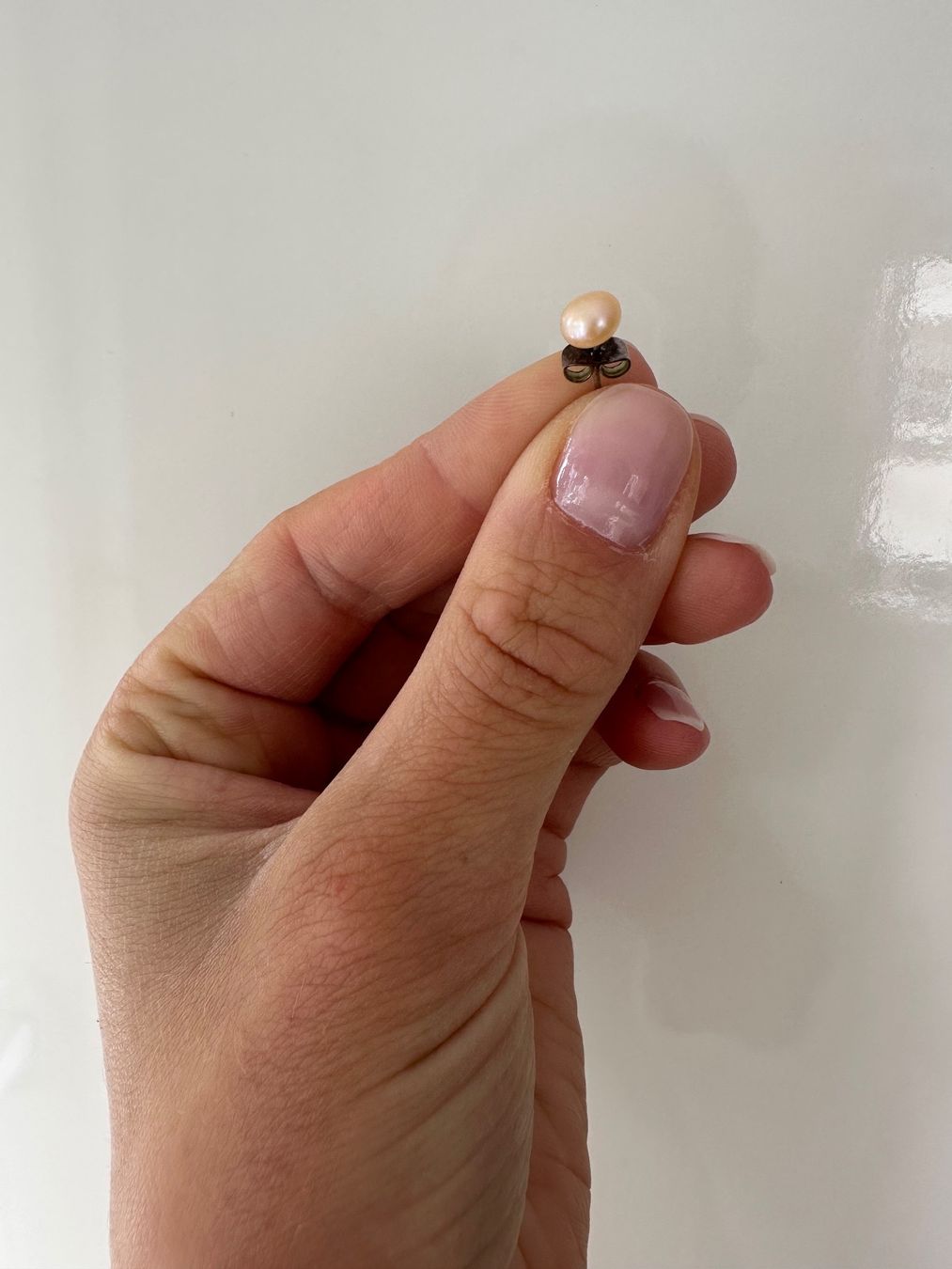 Ohrringe & -stecker: Einzelner Ohrring mit Perle in beige Farbe – Gebraucht aus Uster von Monika_OB