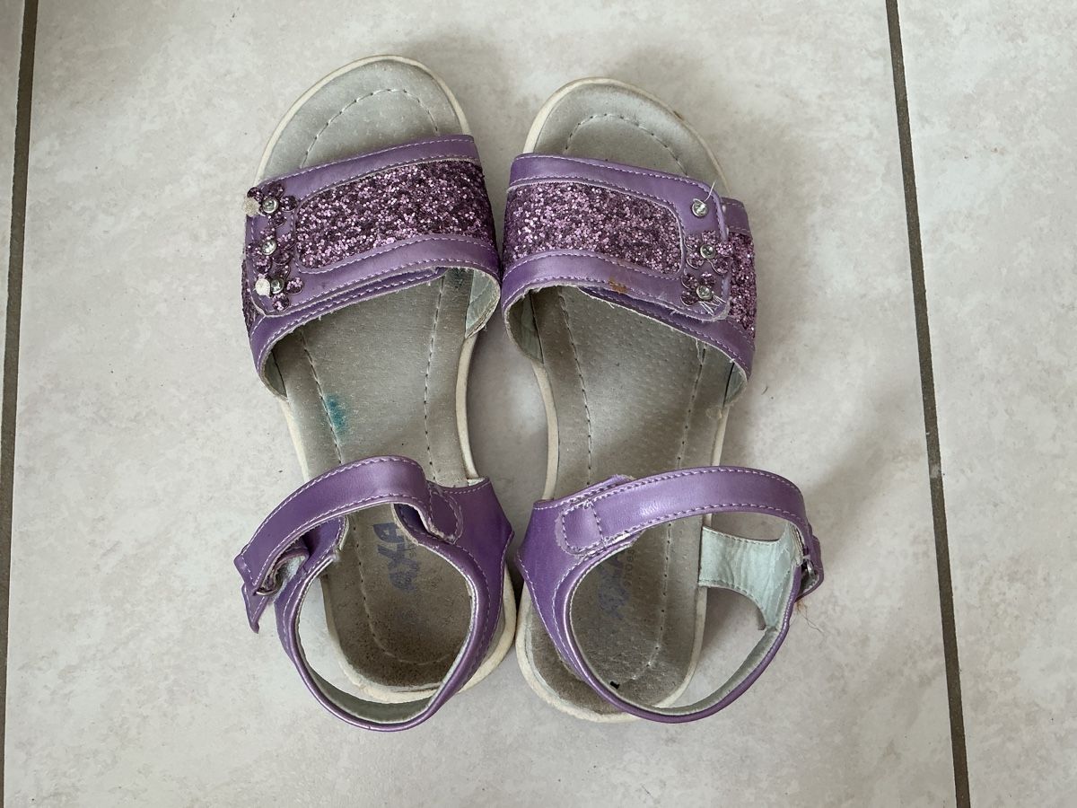 Schuhe für Mädchen: Kindersandalen Grösse 34 – Gebraucht aus Grellingen von gartenzwerg03