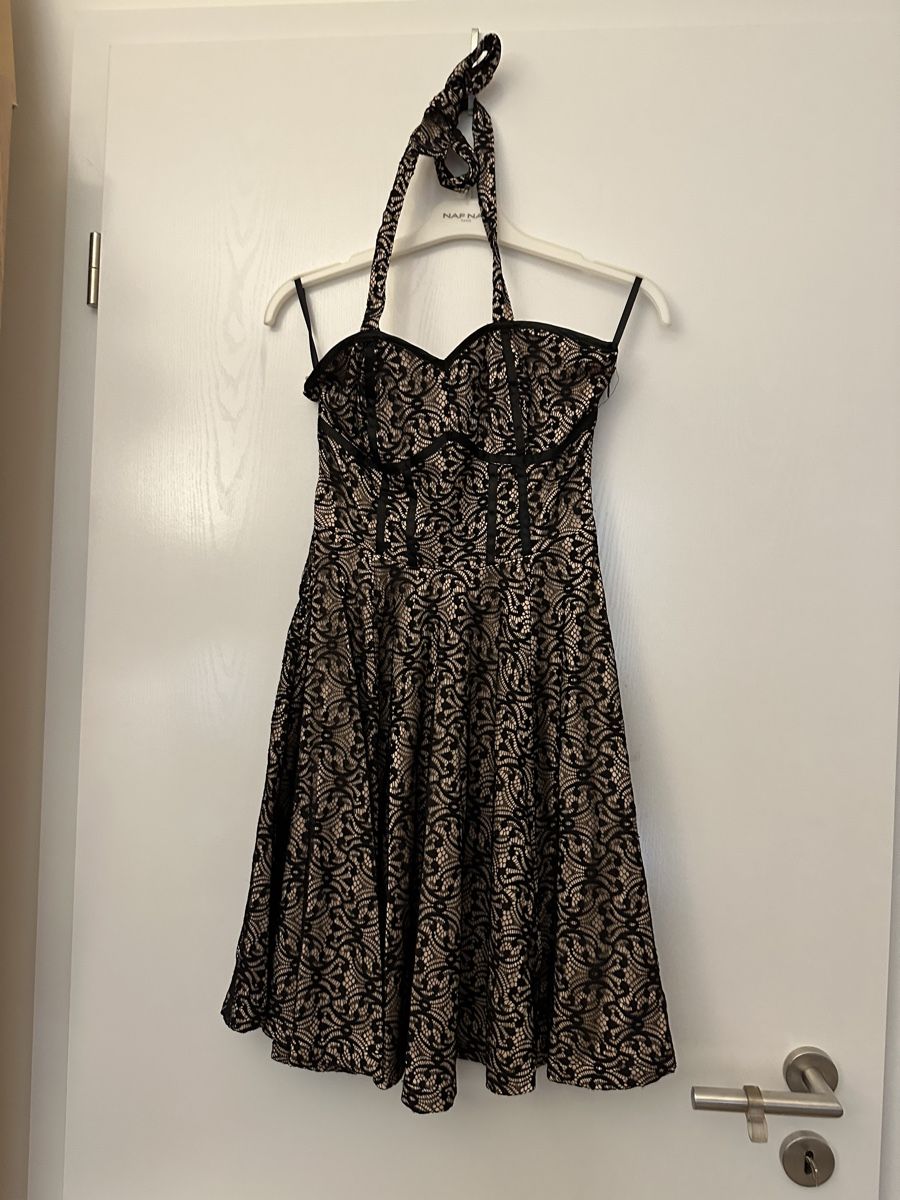 Kleider: Robe Bedroom Stories – Gebraucht aus Lausanne von Liinoa