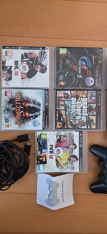 Console: Playstation 3 Slim mit 5 Spielen und 3 Controller – Usato da Henggart venduto da Ollllley 2